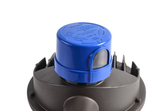 LEIDENE van 55W 120V 5000K Schemer aan Dawn With Photocell
